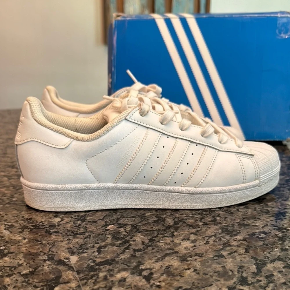 Adidas superstar foundation Classic White Leather Sneakers 6.5Y - Picture 2 of 10